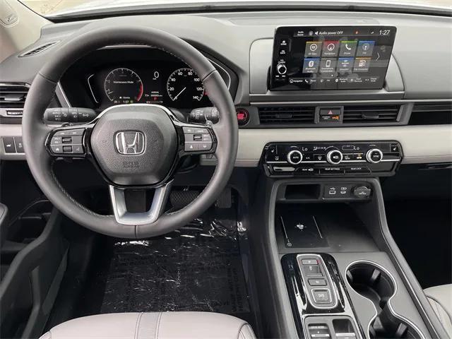 new 2025 Honda Pilot car, priced at $52,562
