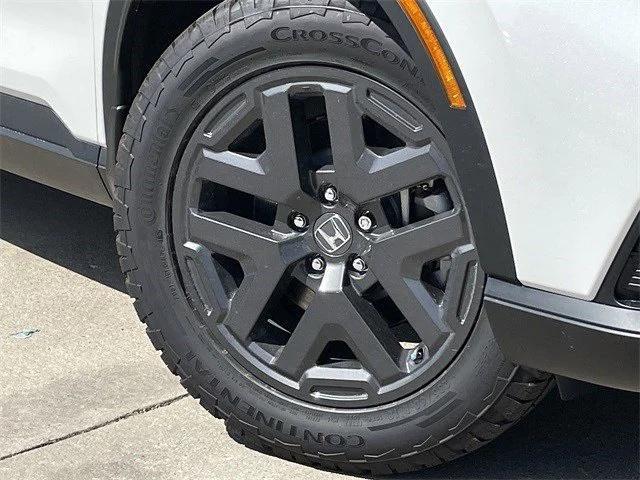 new 2026 Honda CR-V Hybrid car, priced at $39,827