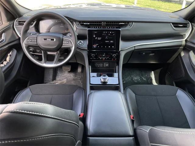 used 2025 Jeep Grand Cherokee car, priced at $38,519