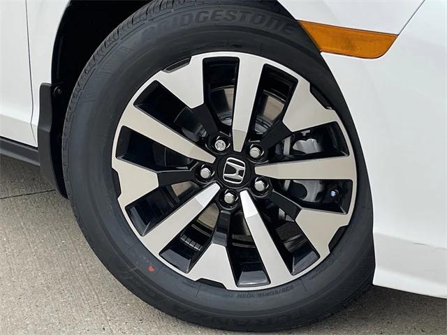 new 2026 Honda Odyssey car, priced at $43,877