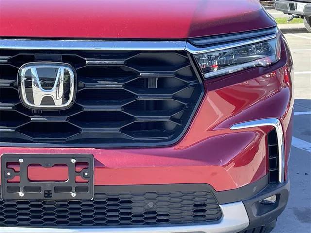new 2025 Honda Pilot car, priced at $46,304