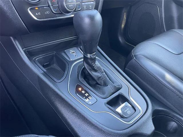 used 2019 Jeep Cherokee car, priced at $15,396