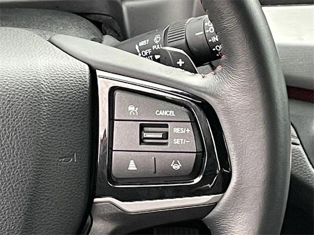 used 2025 Honda Odyssey car, priced at $37,978