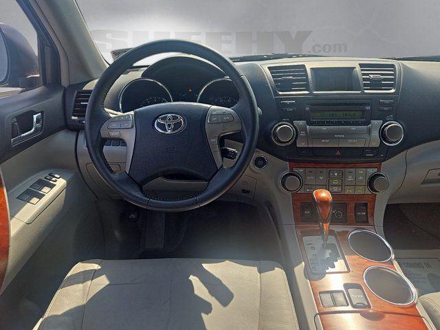 used 2008 Toyota Highlander car, priced at $9,981