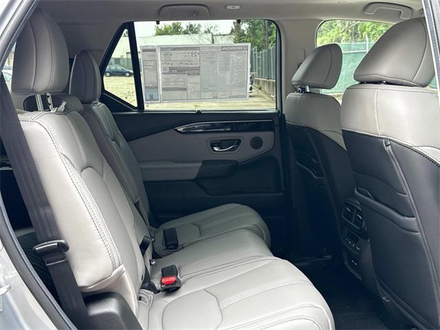 new 2025 Honda Pilot car, priced at $46,989