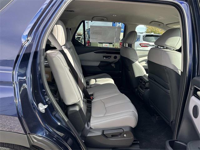 new 2025 Honda Pilot car, priced at $43,610