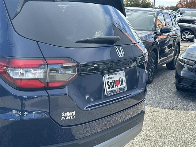 new 2025 Honda Pilot car, priced at $43,610