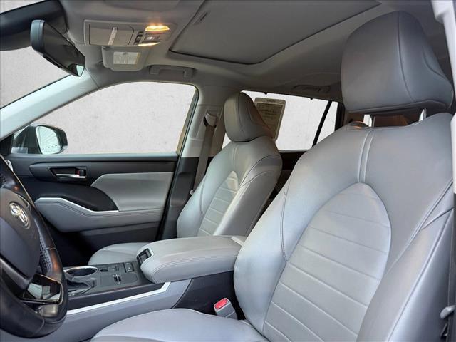 used 2021 Toyota Highlander car, priced at $25,604