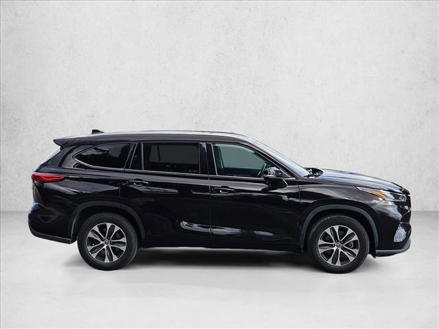 used 2021 Toyota Highlander car, priced at $25,604
