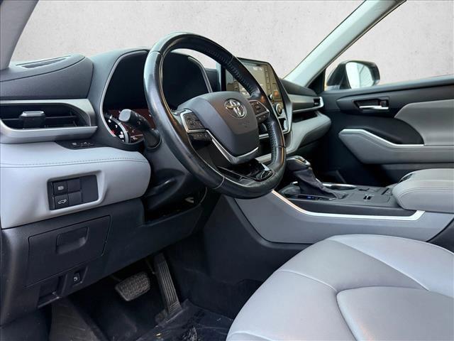 used 2021 Toyota Highlander car, priced at $25,604
