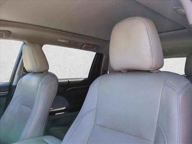 used 2016 Toyota Highlander car, priced at $16,238