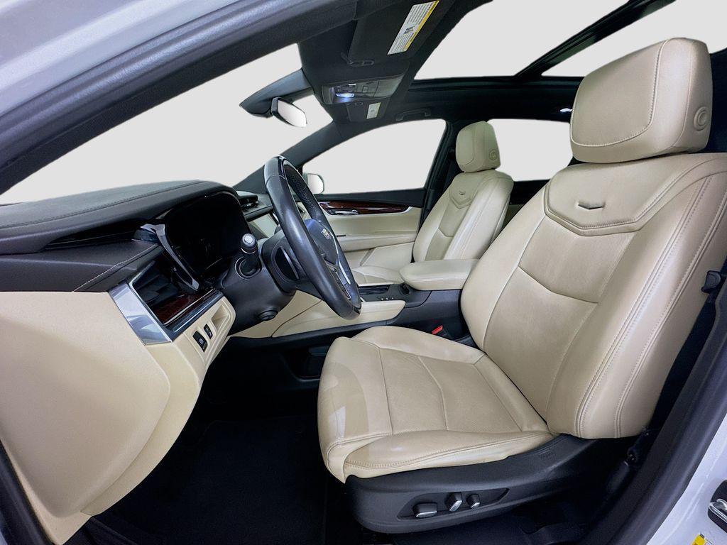 used 2018 Cadillac XT5 car, priced at $17,445