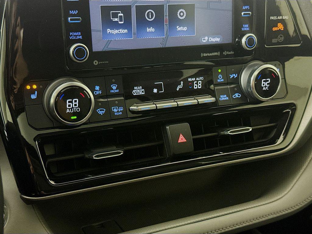 used 2022 Toyota Highlander car, priced at $36,594