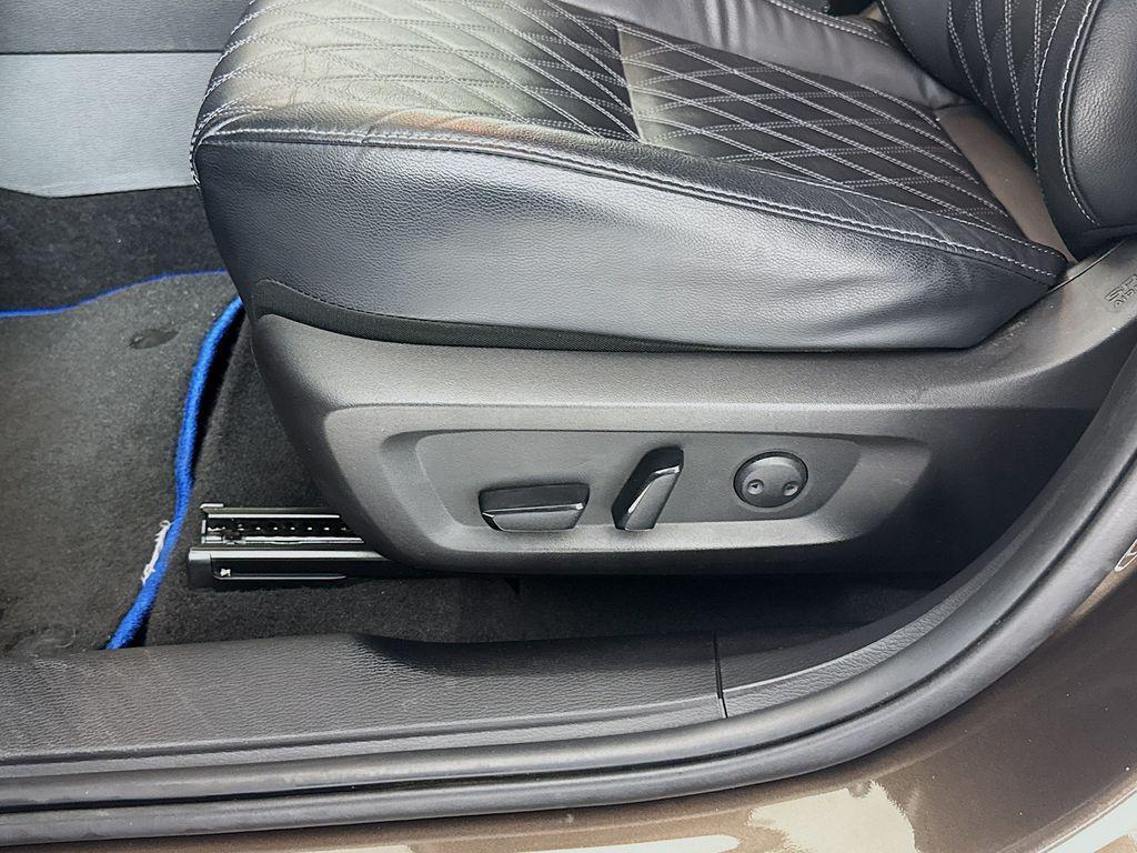 used 2023 Mitsubishi Outlander PHEV car, priced at $27,237