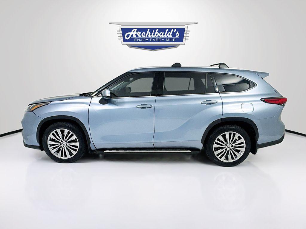 used 2021 Toyota Highlander car