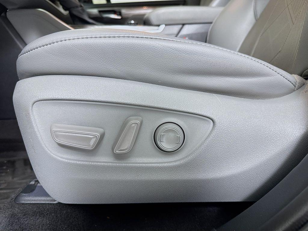 used 2021 Toyota Highlander car