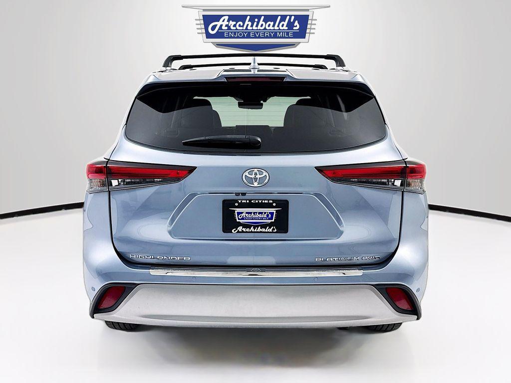 used 2021 Toyota Highlander car