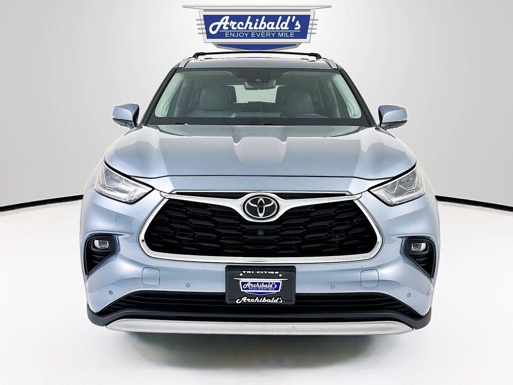 used 2021 Toyota Highlander car