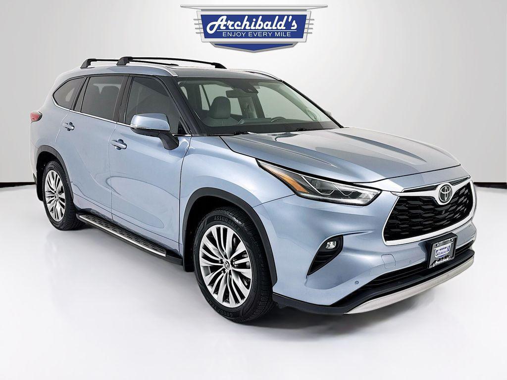 used 2021 Toyota Highlander car