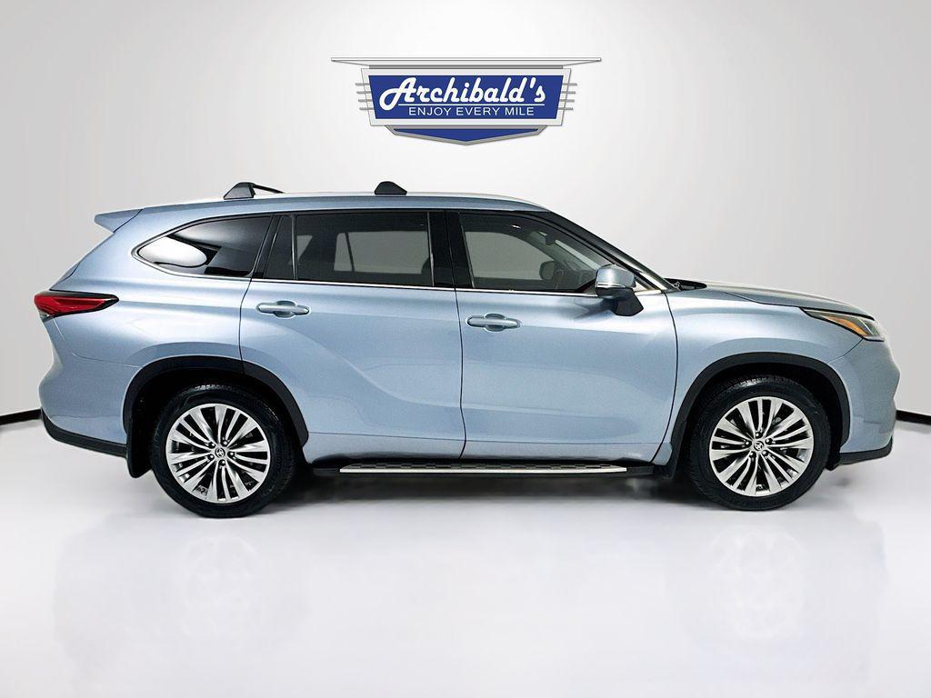used 2021 Toyota Highlander car