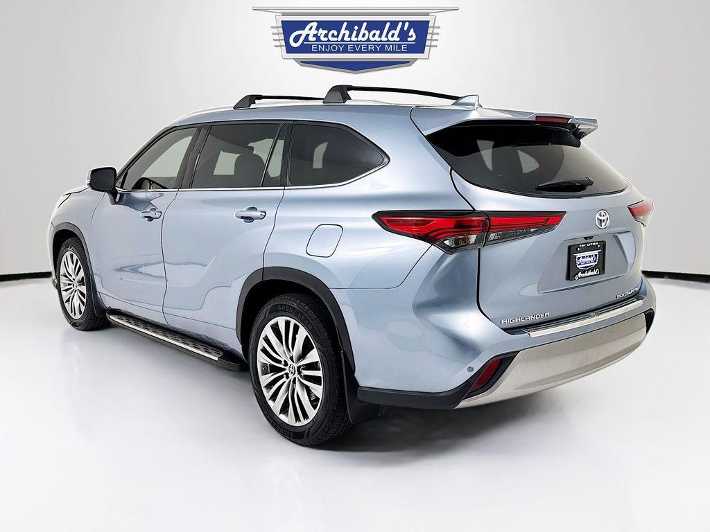 used 2021 Toyota Highlander car