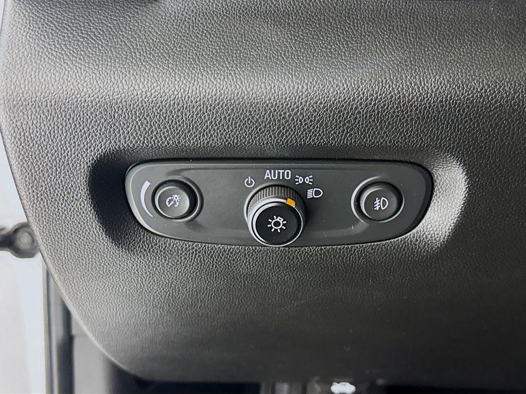 used 2020 Chevrolet Traverse car, priced at $22,108
