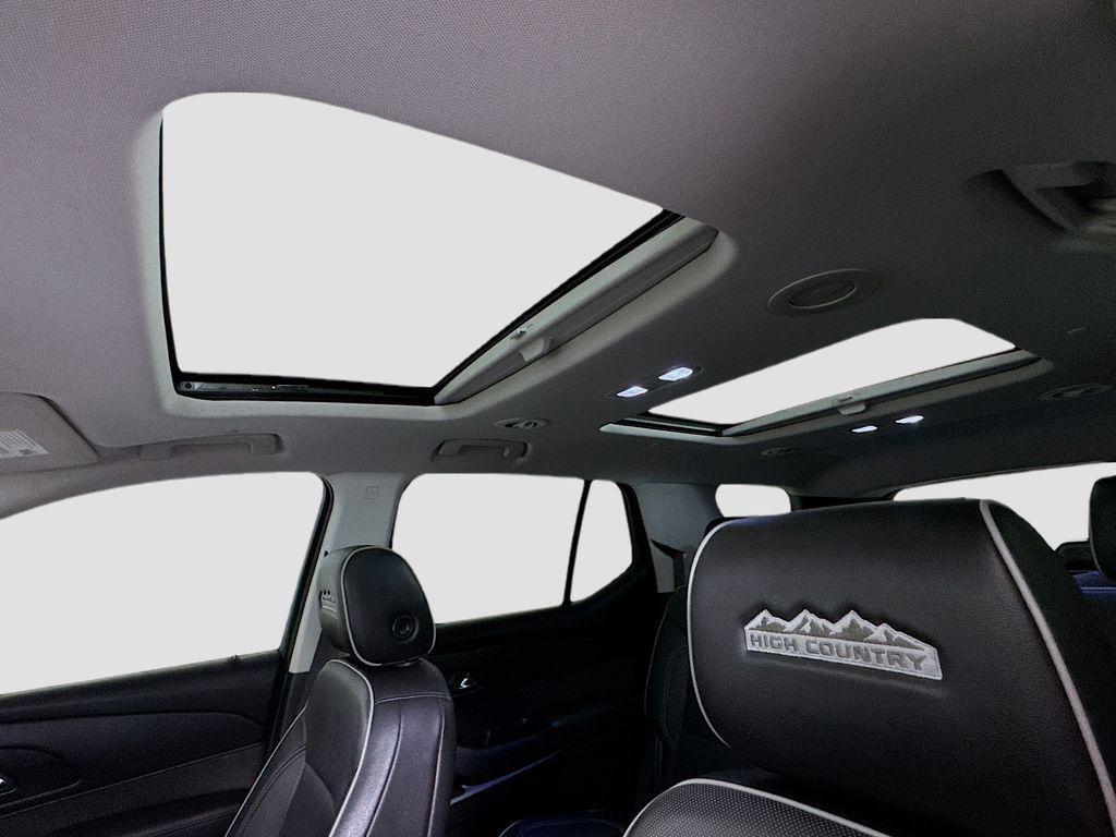 used 2020 Chevrolet Traverse car, priced at $22,108
