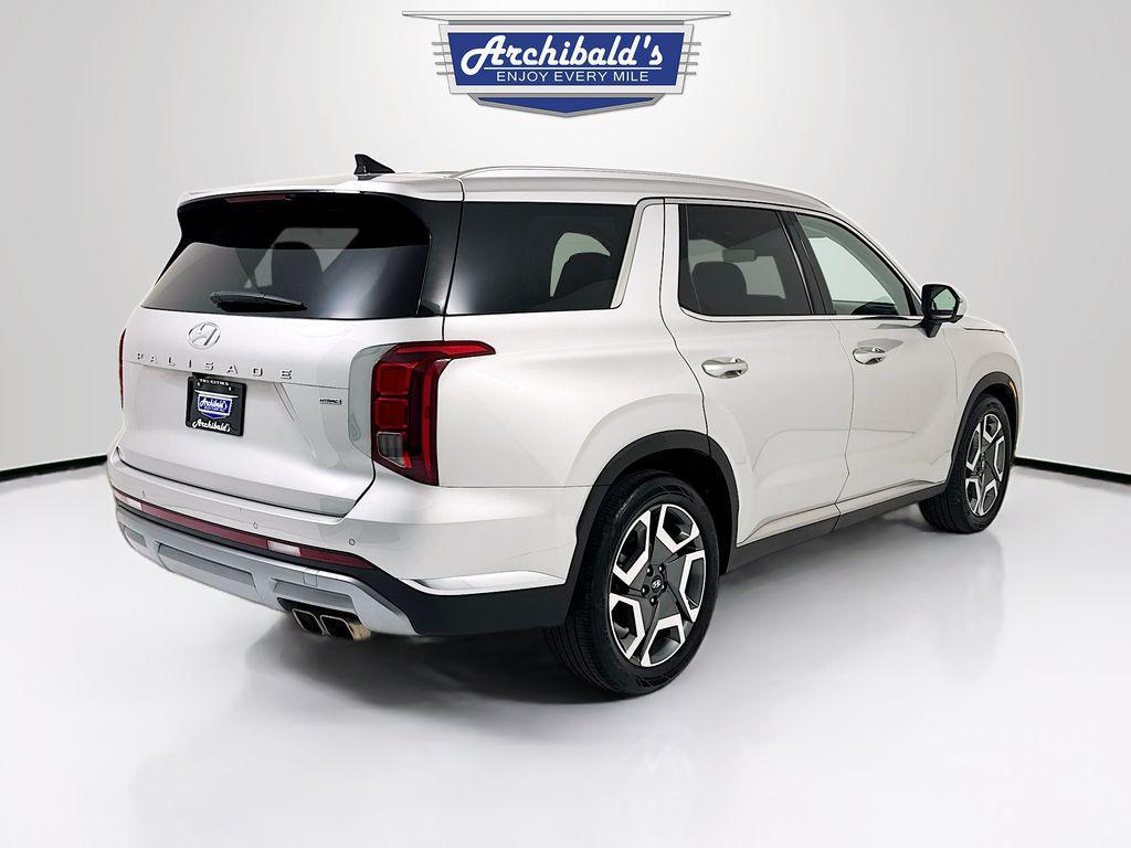 used 2025 Hyundai Palisade car, priced at $42,748