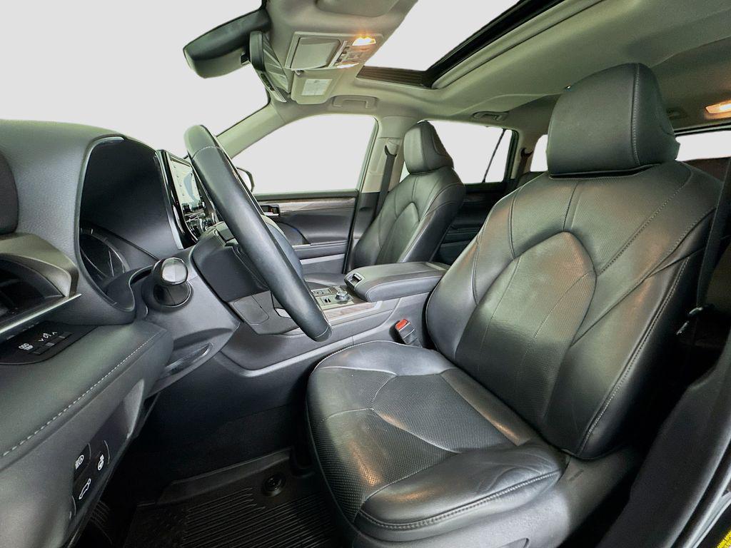 used 2020 Toyota Highlander car, priced at $22,952