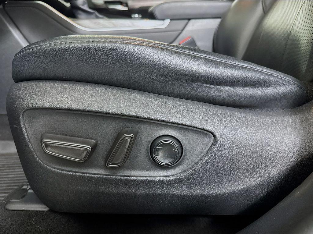 used 2020 Toyota Highlander car, priced at $22,952