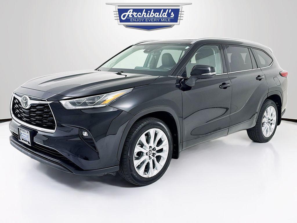used 2020 Toyota Highlander car, priced at $22,952