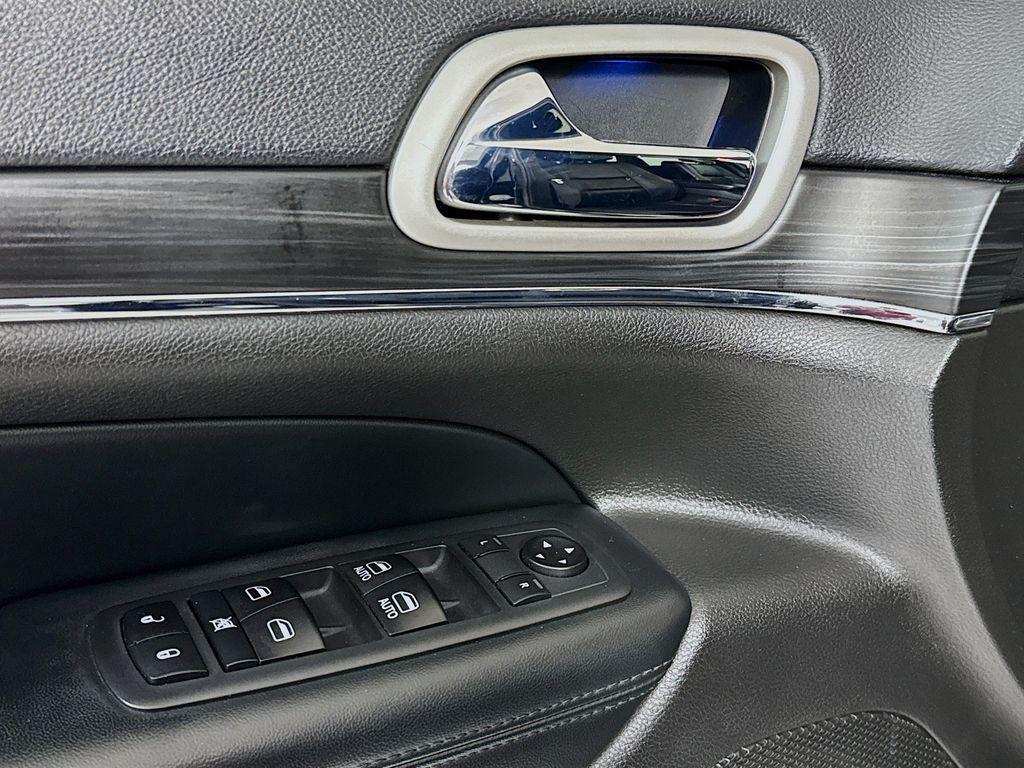 used 2020 Jeep Grand Cherokee car, priced at $20,385