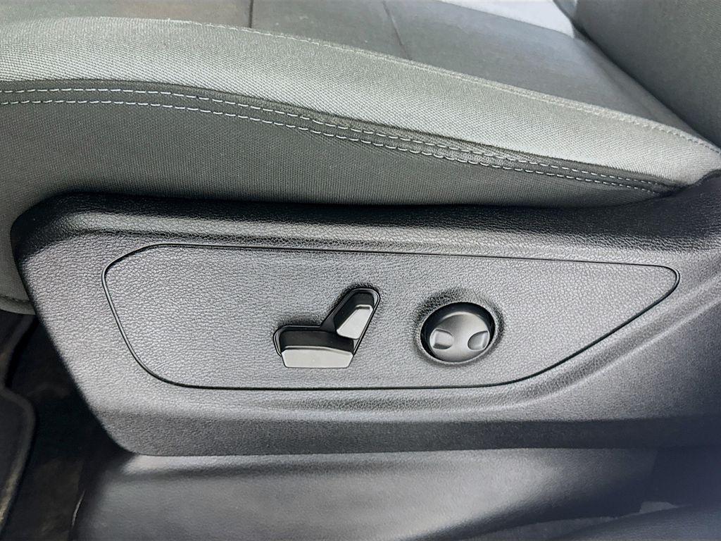 used 2022 Ram 1500 car, priced at $32,000