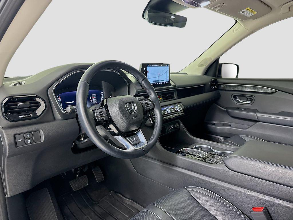 used 2023 Honda Pilot car, priced at $42,497