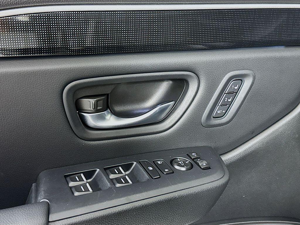 used 2023 Honda Pilot car, priced at $42,497