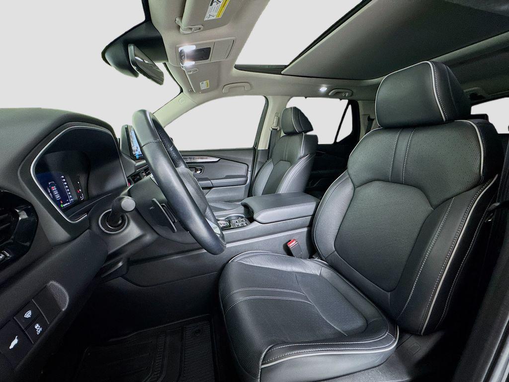 used 2023 Honda Pilot car, priced at $42,497