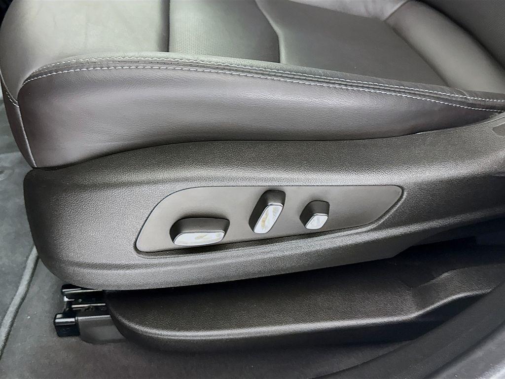 used 2024 Cadillac XT5 car, priced at $39,963