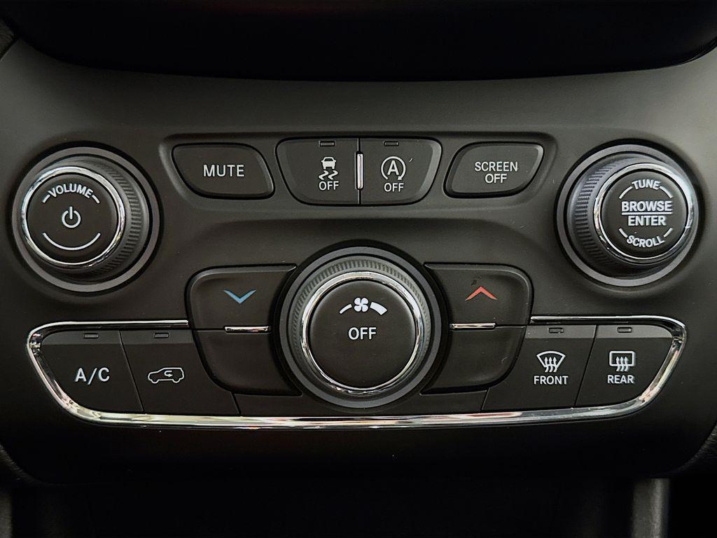 used 2021 Jeep Cherokee car, priced at $18,566