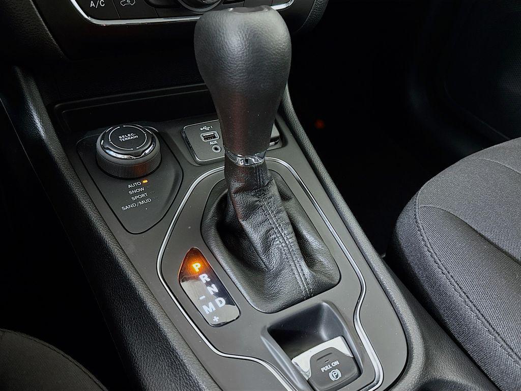 used 2021 Jeep Cherokee car, priced at $18,566