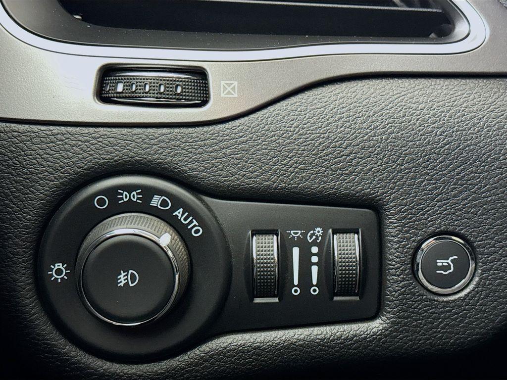 used 2021 Jeep Cherokee car, priced at $20,481