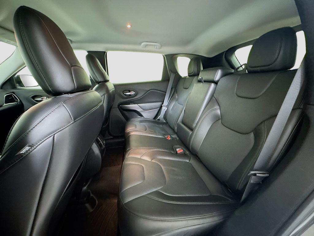 used 2020 Jeep Cherokee car