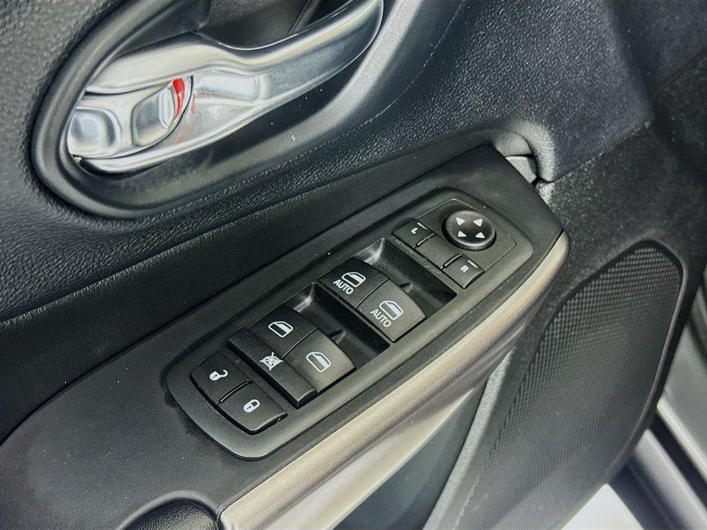 used 2020 Jeep Cherokee car, priced at $16,677