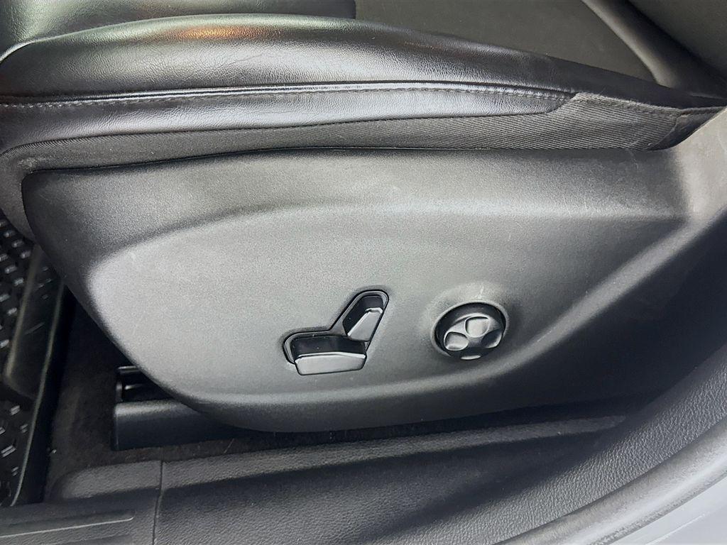 used 2020 Jeep Cherokee car, priced at $16,677