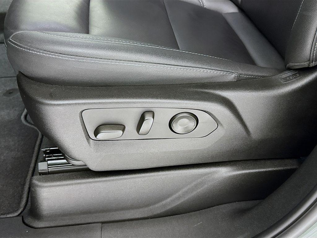 used 2024 Chevrolet Suburban car, priced at $68,991