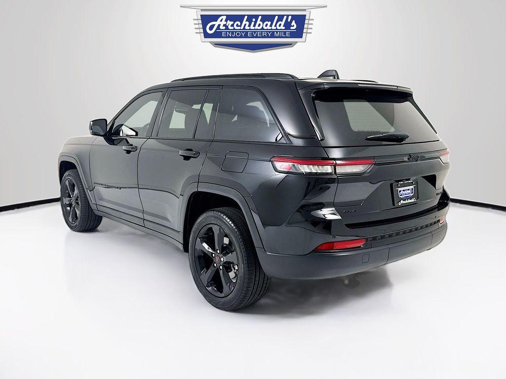 used 2024 Jeep Grand Cherokee car, priced at $38,066
