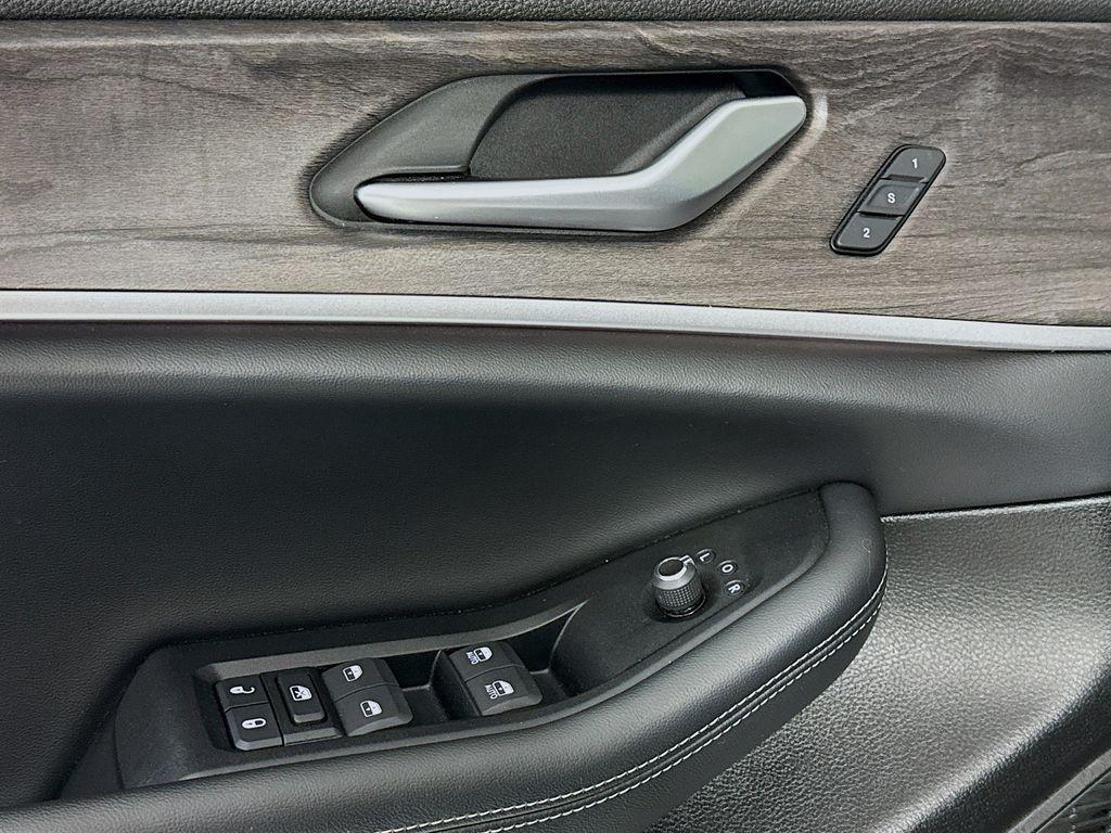 used 2024 Jeep Grand Cherokee car, priced at $38,066