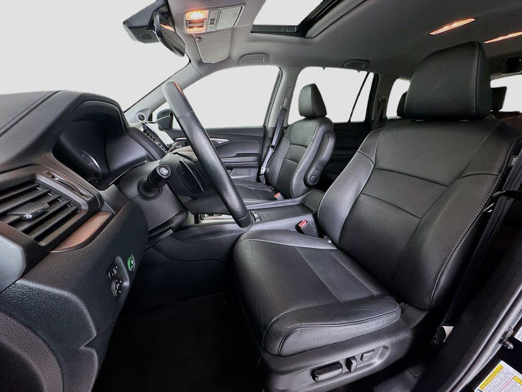 used 2022 Honda Pilot car, priced at $32,937