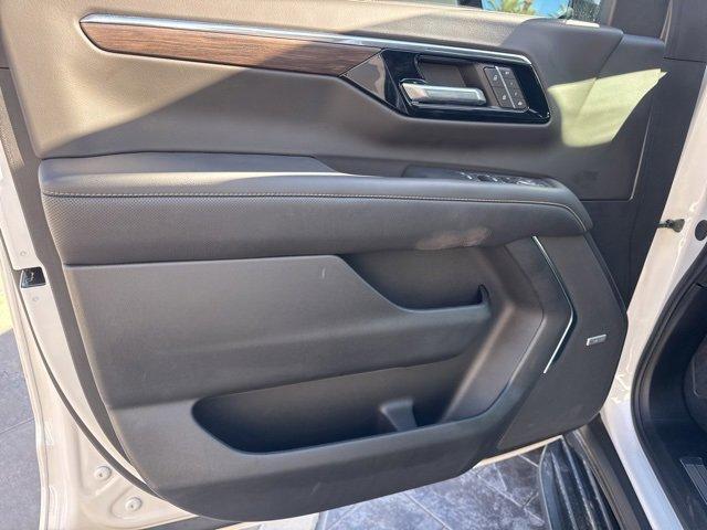 new 2025 Chevrolet Suburban car, priced at $75,891