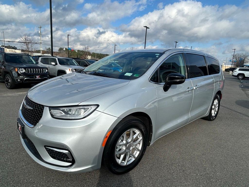 used 2024 Chrysler Pacifica car, priced at $25,420