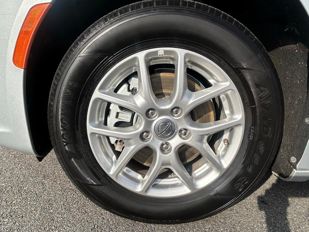 used 2024 Chrysler Pacifica car, priced at $25,420